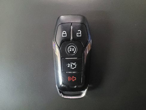 Used 2016 Lincoln MKX Reserve w/ Climate Package AWD/4WD image 32