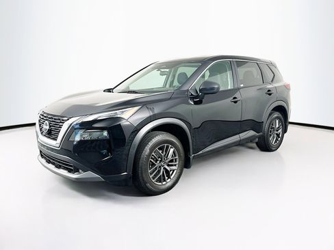 Used 2023 Nissan Rogue S image 3
