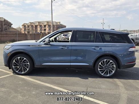 New 2026 Lincoln Aviator Reserve AWD/4WD image 2