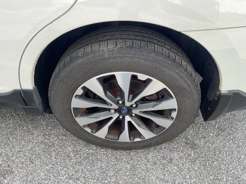Used 2016 Subaru Outback 2.5i Limited AWD/4WD image 30