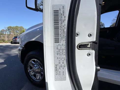 Used 2016 RAM 2500 SLT image 45