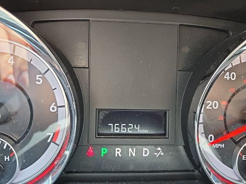 Used 2019 Dodge Grand Caravan SE FWD image 19