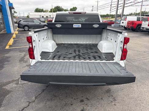 Used 2022 Chevrolet Silverado 1500 LT AWD/4WD image 6