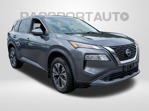 Used 2022 Nissan Rogue SV FWD image 2