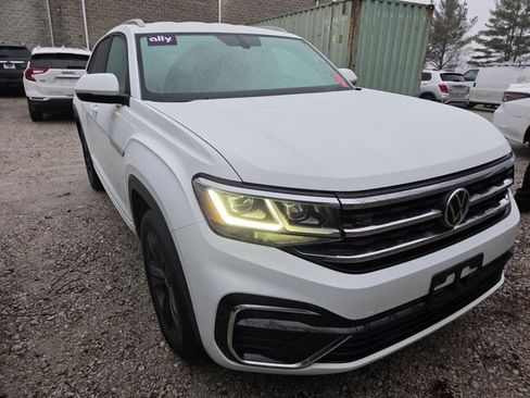 Used 2021 Volkswagen Atlas Cross Sport SE image 3