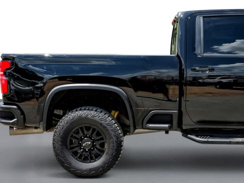 Used 2025 Chevrolet Silverado 2500 ZR2 w/ Technology Package AWD/4WD image 6