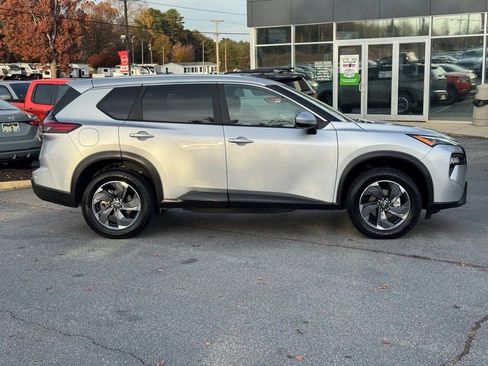 Certified 2025 Nissan Rogue SV image 2