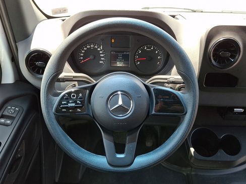 Used 2023 Mercedes-Benz Sprinter 2500 image 21