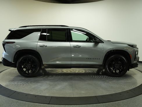 Used 2024 Chevrolet Traverse RS w/ LPO, Floor Liner Package AWD/4WD image 9