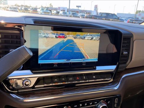 Used 2024 GMC Sierra 1500 SLE image 27