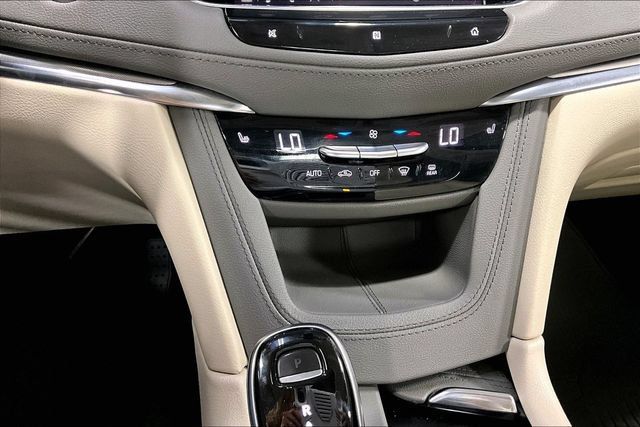 Used 2020 Cadillac XT5 Premium Luxury AWD/4WD image 16