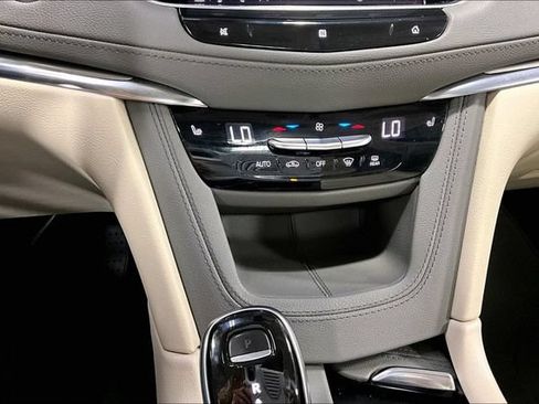 Used 2020 Cadillac XT5 Premium Luxury AWD/4WD image 16