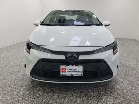 Used 2024 Toyota Corolla LE FWD image 3