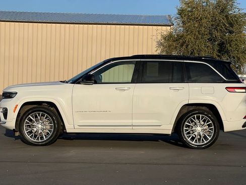 Used 2024 Jeep Grand Cherokee Summit image 7