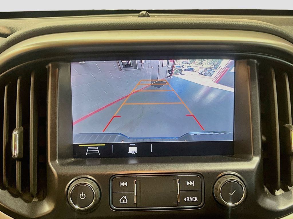 Used 2022 Chevrolet Colorado Z71 AWD/4WD image 14