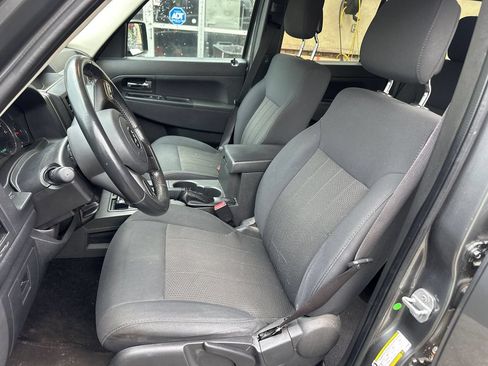 Used 2012 Jeep Liberty Sport w/ Popular Equipment Group AWD/4WD image 31