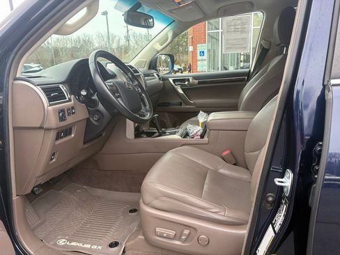 Used 2019 Lexus GX 460 image 12
