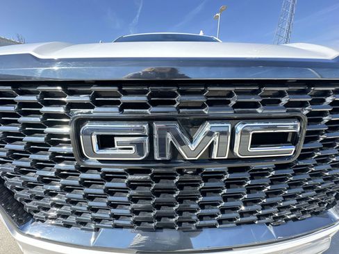 Used 2024 GMC Yukon Denali Ultimate image 32