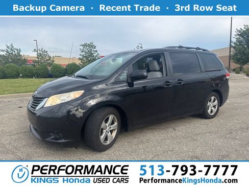 Used 2012 Toyota Sienna LE w/ Towing Pkg FWD image 1