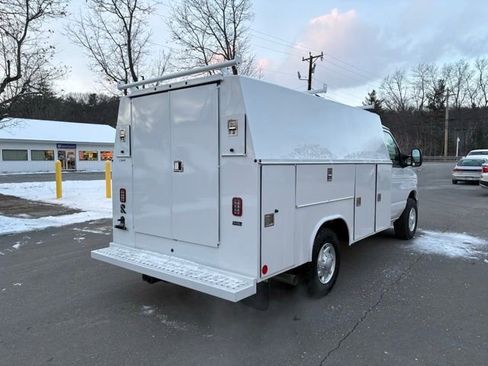 New 2026 Ford E-350 and Econoline 350 Super Duty w/ Power Equipment Group RWD image 7