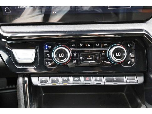 Used 2024 GMC Sierra 1500 AT4 w/ Technology Package image 23