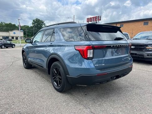 Used 2026 Ford Explorer Active AWD/4WD image 6