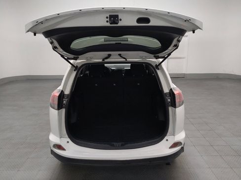 Used 2018 Toyota RAV4 LE FWD image 29