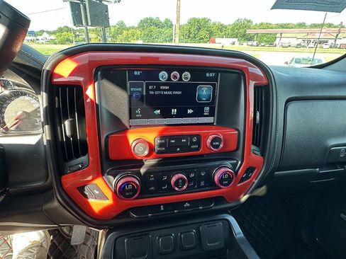 Used 2015 Chevrolet Silverado 1500 LTZ AWD/4WD image 13