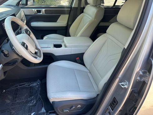 Used 2025 Hyundai Santa Fe SEL FWD image 30