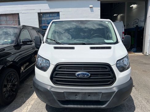 Used 2019 Ford Transit 150 130 Low Roof RWD image 2
