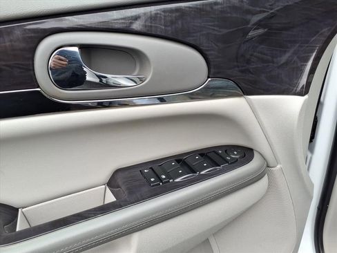 Used 2017 Buick Enclave Convenience image 4