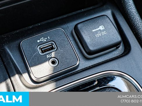 Used 2023 Jeep Cherokee Altitude Lux AWD/4WD image 32