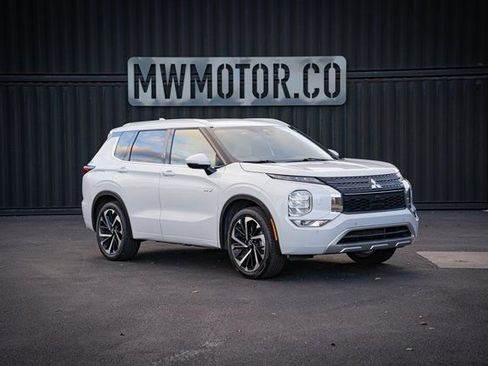 Used 2023 Mitsubishi Outlander SEL image 1