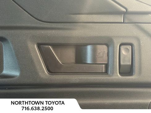 Used 2020 Subaru Outback Limited image 28