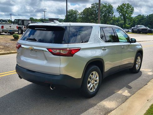 Used 2020 Chevrolet Traverse LS FWD image 8