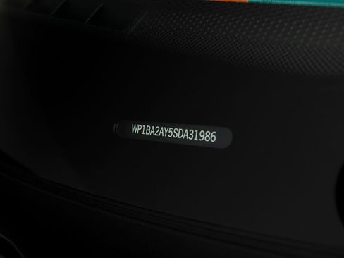 Certified 2025 Porsche Cayenne Coupe image 44