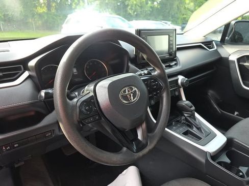 Used 2021 Toyota RAV4 XLE w/ Convenience Package FWD image 11