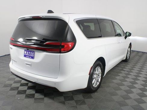 New 2026 Chrysler Pacifica Select image 27
