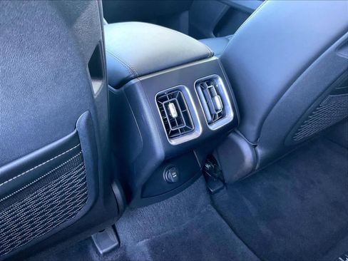 Used 2025 Kia Sorento S w/ Panoramic Sunroof Package image 36