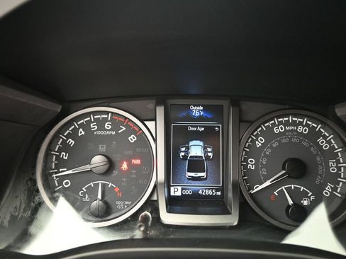 Used 2023 Toyota Tacoma TRD Off-Road AWD/4WD image 19