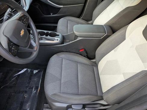 Used 2024 Chevrolet Trax LS image 15