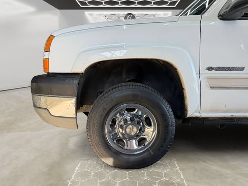 Used 2005 Chevrolet Silverado 2500 LS RWD image 14