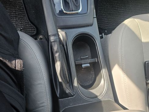 Used 2015 Subaru Forester 2.5i Touring w/ Eyesight & Navigation System image 33