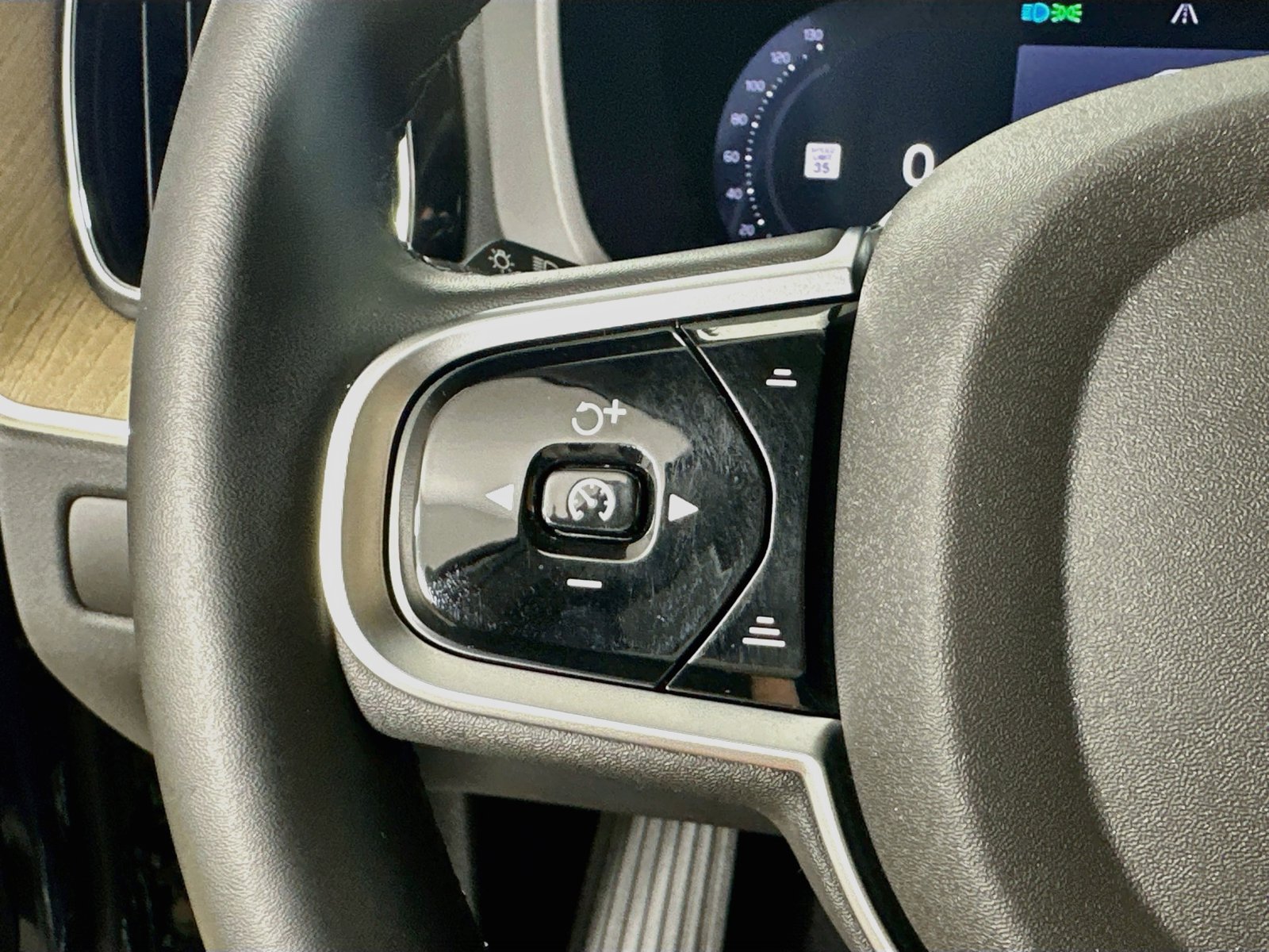 Certified 2026 Volvo XC60 B5 Plus w/ Protection Package Premier AWD/4WD image 18