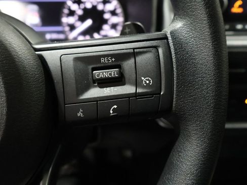 Used 2023 Nissan Rogue S image 34