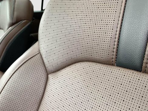 Used 2023 Honda Pilot Elite image 41