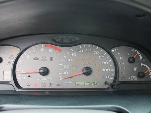 Used 2002 Toyota Sequoia SR5 image 7