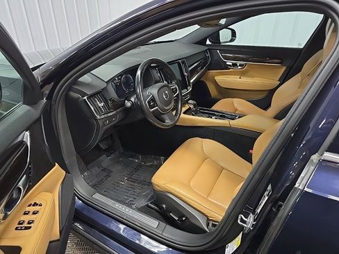 Used 2019 Volvo S90 T6 Momentum image 29