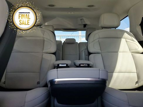 New 2025 Lincoln Navigator Reserve image 27