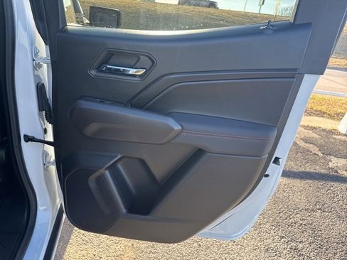 Used 2024 Chevrolet Colorado Z71 w/ Z71 Convenience Package 2 image 21